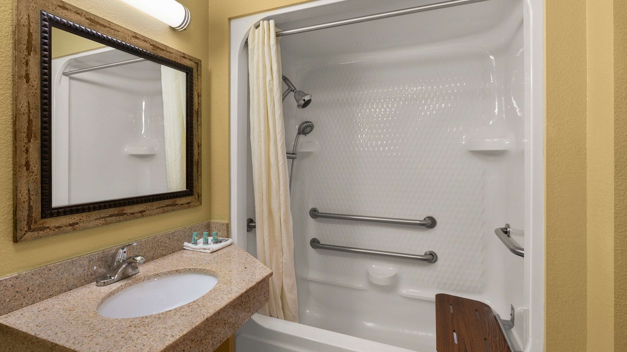 Photo of Bathroom in Willits