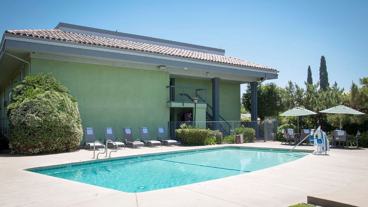 Photo of Outdoor in Raisin