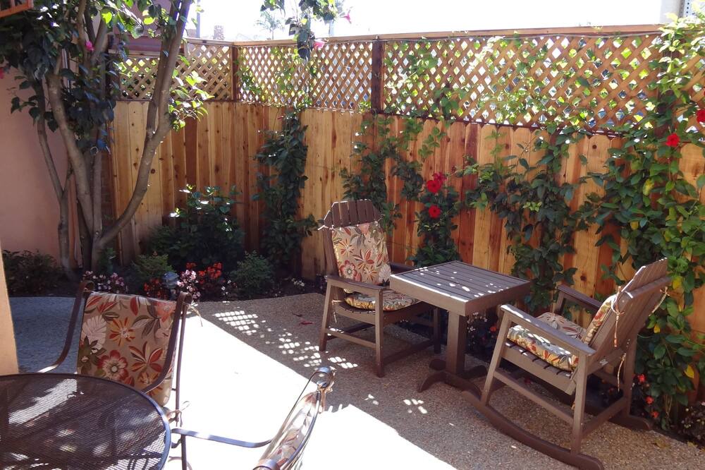 Photo of Patio Balcony in Balboa Peninsula