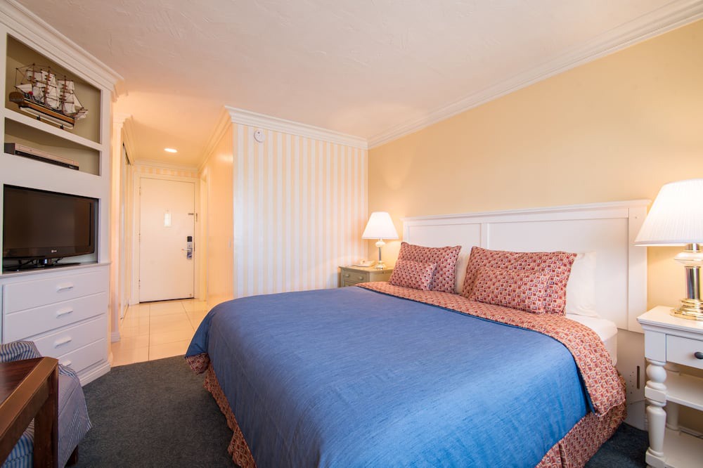 Photo of Bedroom in Balboa Peninsula