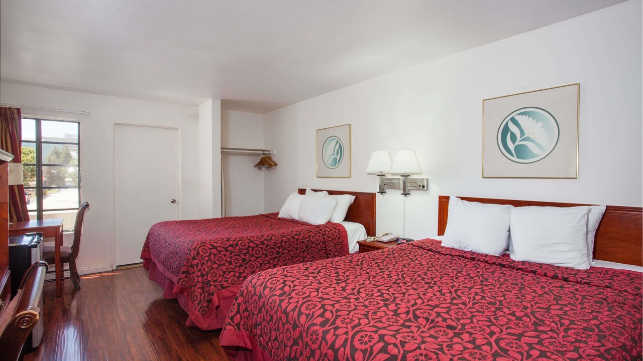 Photo of Bedroom in Orange