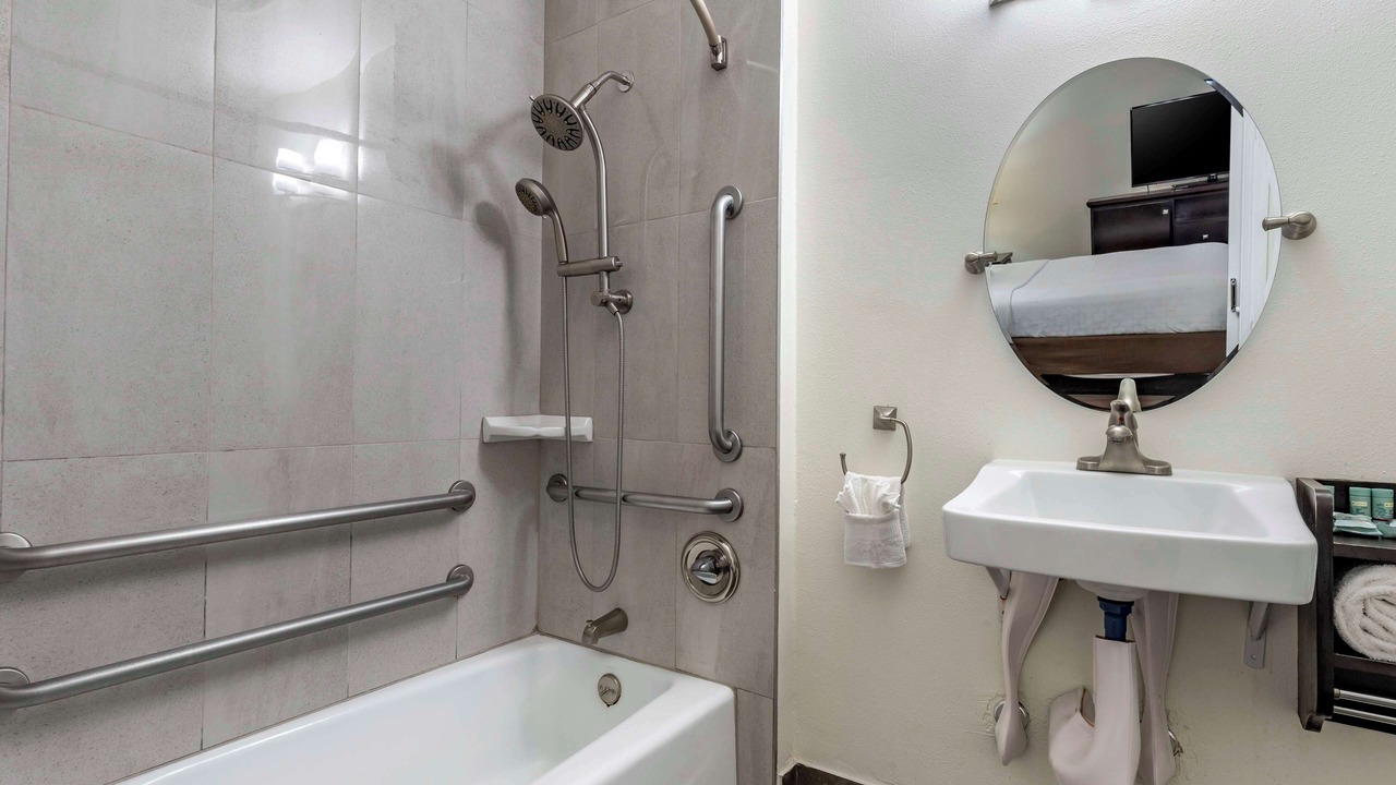 Photo of Bathroom in Northwest Carmel