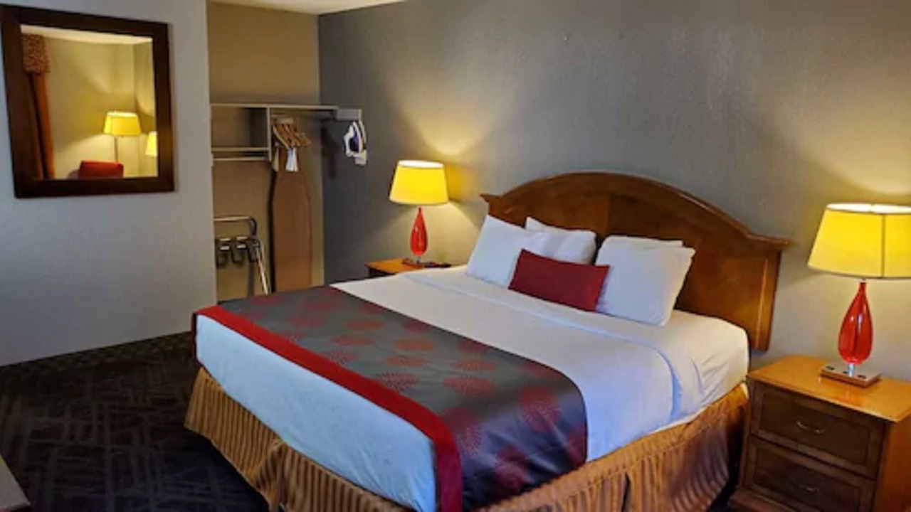 Photo of Bedroom in Barstow