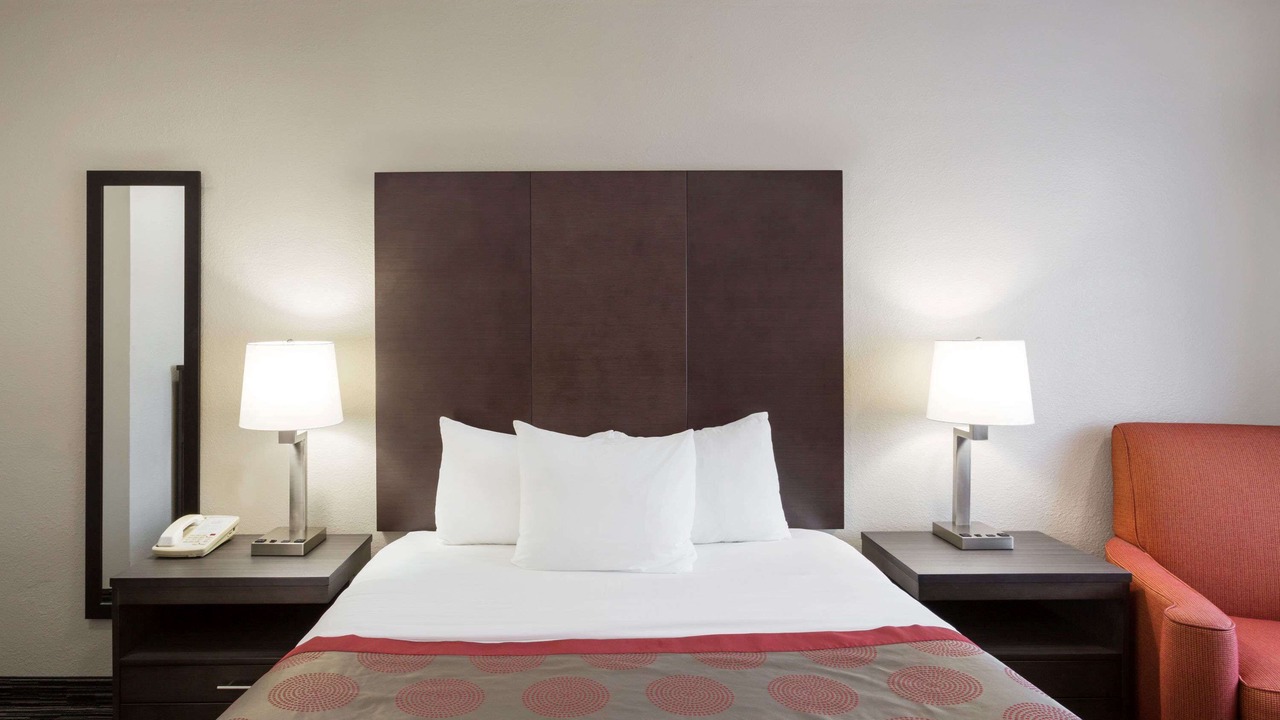 Photo of Bedroom in North Fremont Street