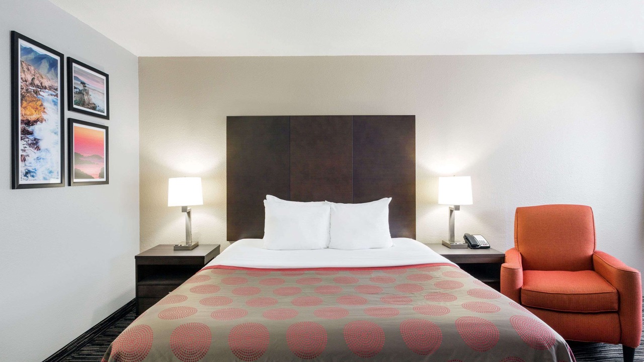 Photo of Bedroom in North Fremont Street