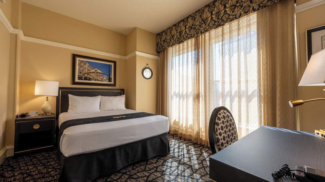 Photo of Bedroom in Gaslamp Quarter