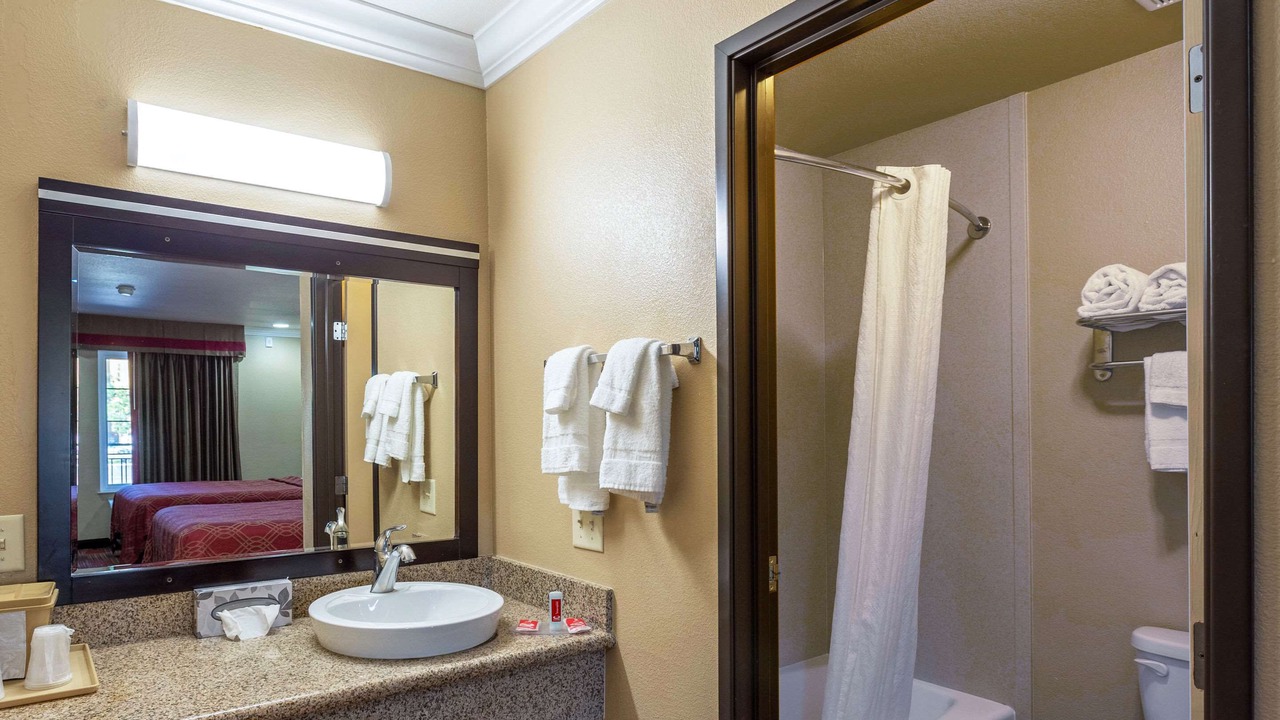 Photo of Bathroom in Central Escondido