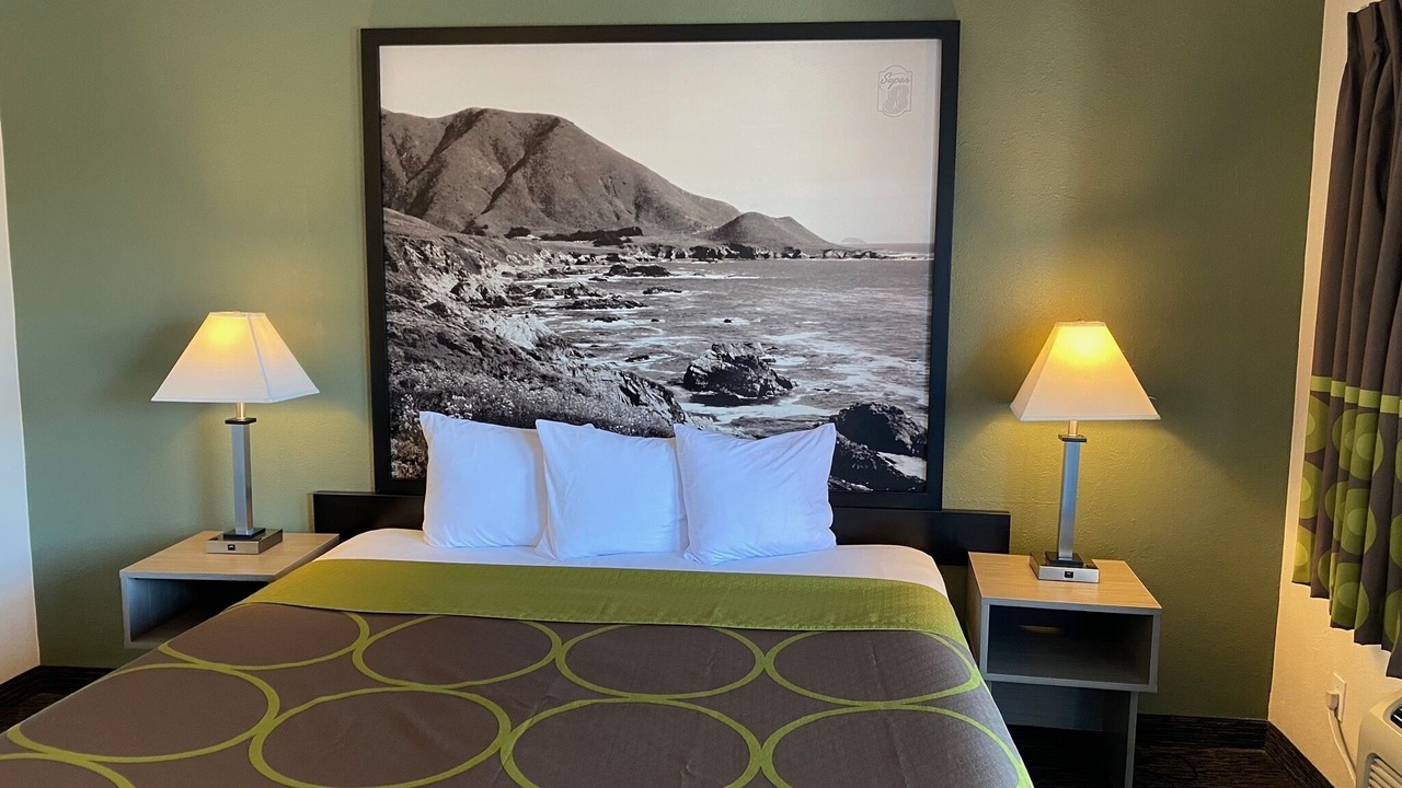 Photo of Bedroom in North Fremont Street