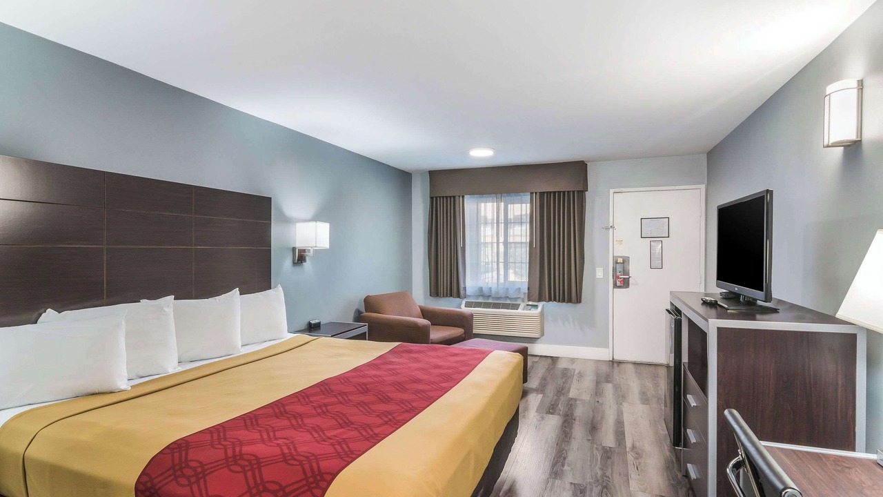 Photo of Bedroom in Hesperia