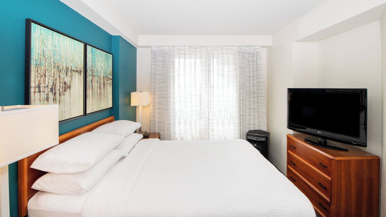 Photo of Bedroom in Newark