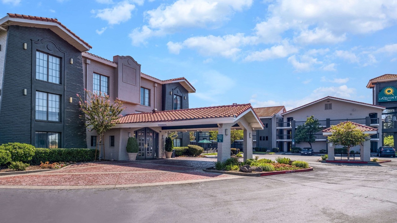 Photo of Outdoor in Foothill Farms
