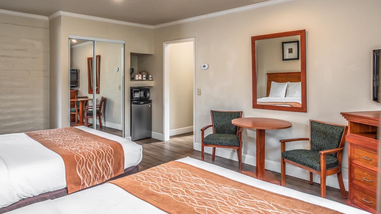 Photo of Bedroom in Munras Avenue