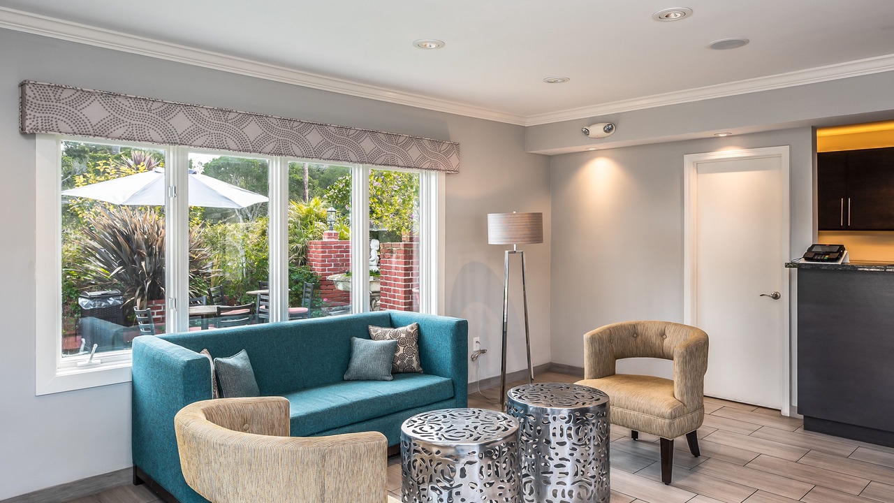 Photo of Livingroom in Munras Avenue