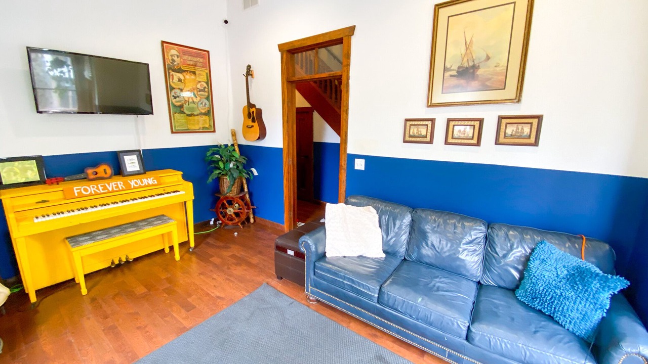 Photo of Livingroom in Little Italy