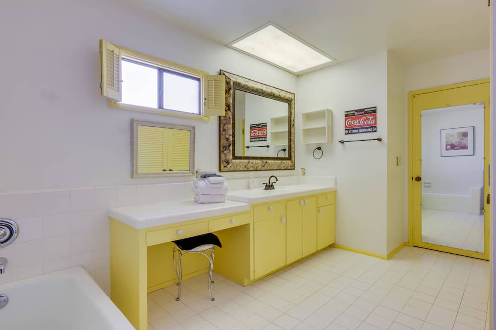 Photo of Bathroom in Borrego Springs