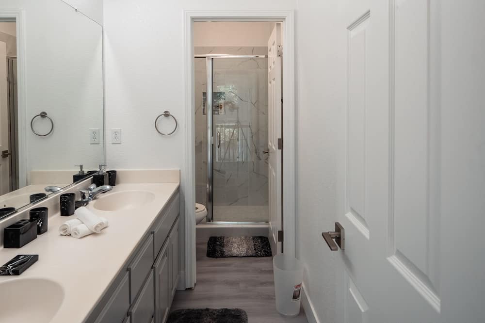 Photo of Bathroom in Riverbank