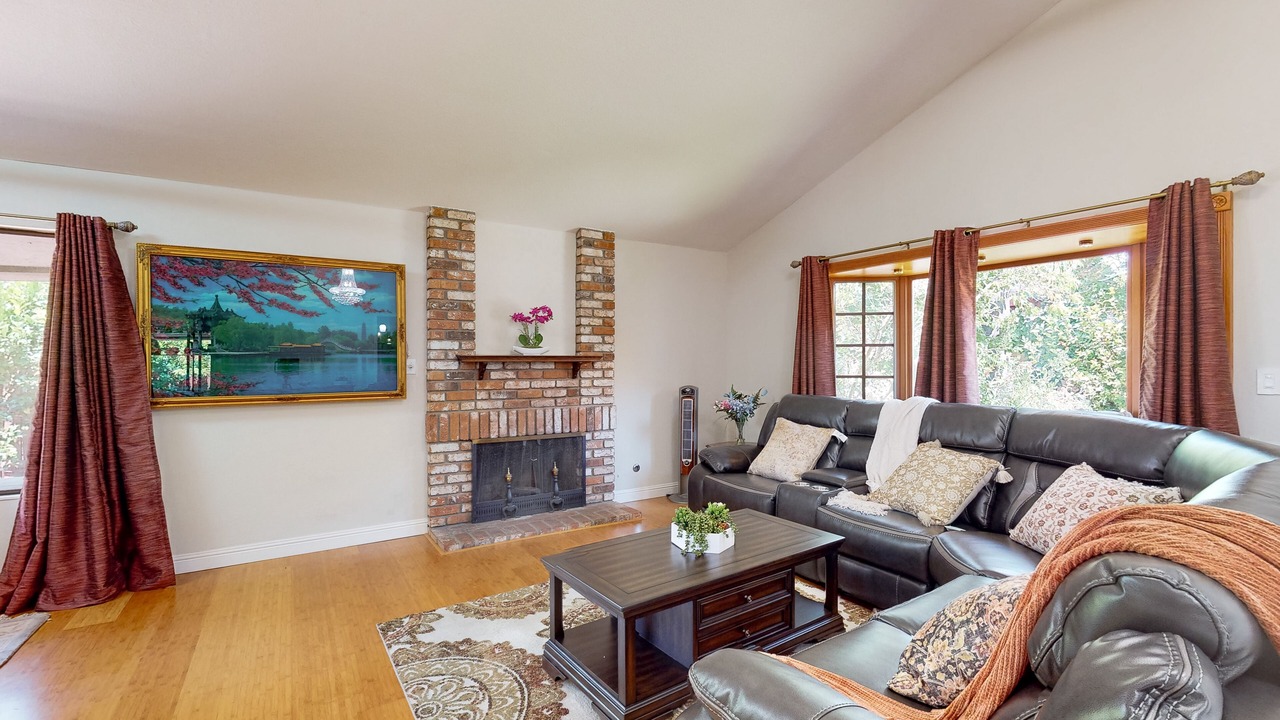 Photo of Livingroom in Fremont