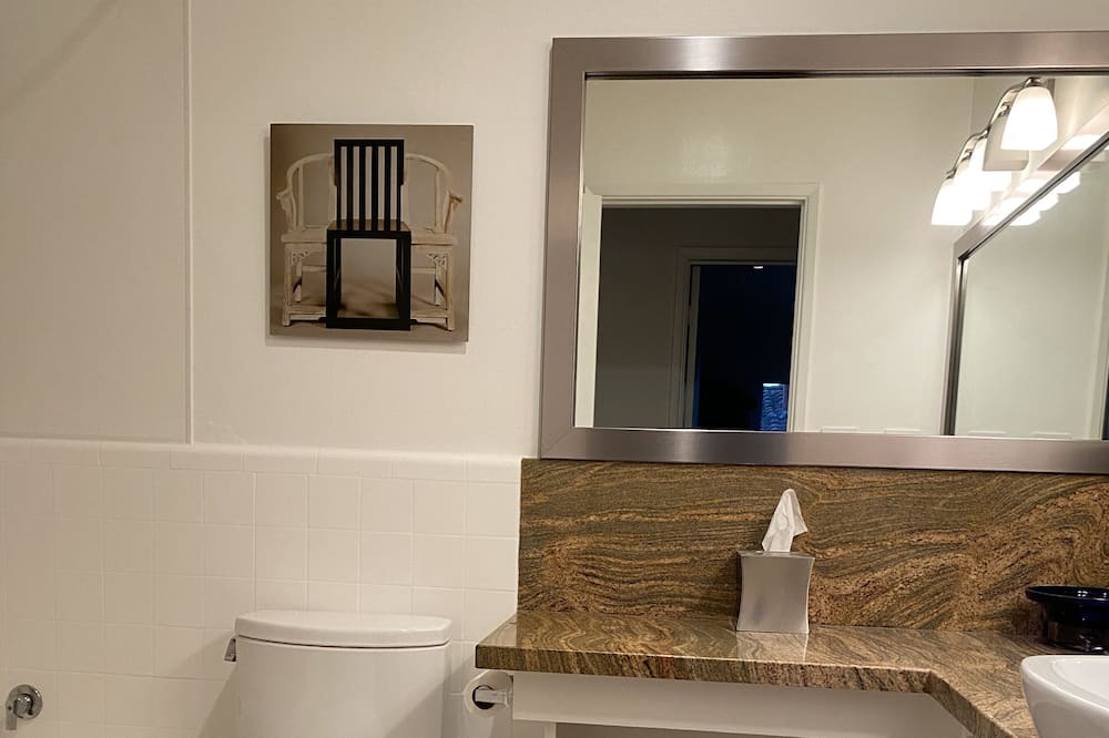 Photo of Bathroom in Upper East