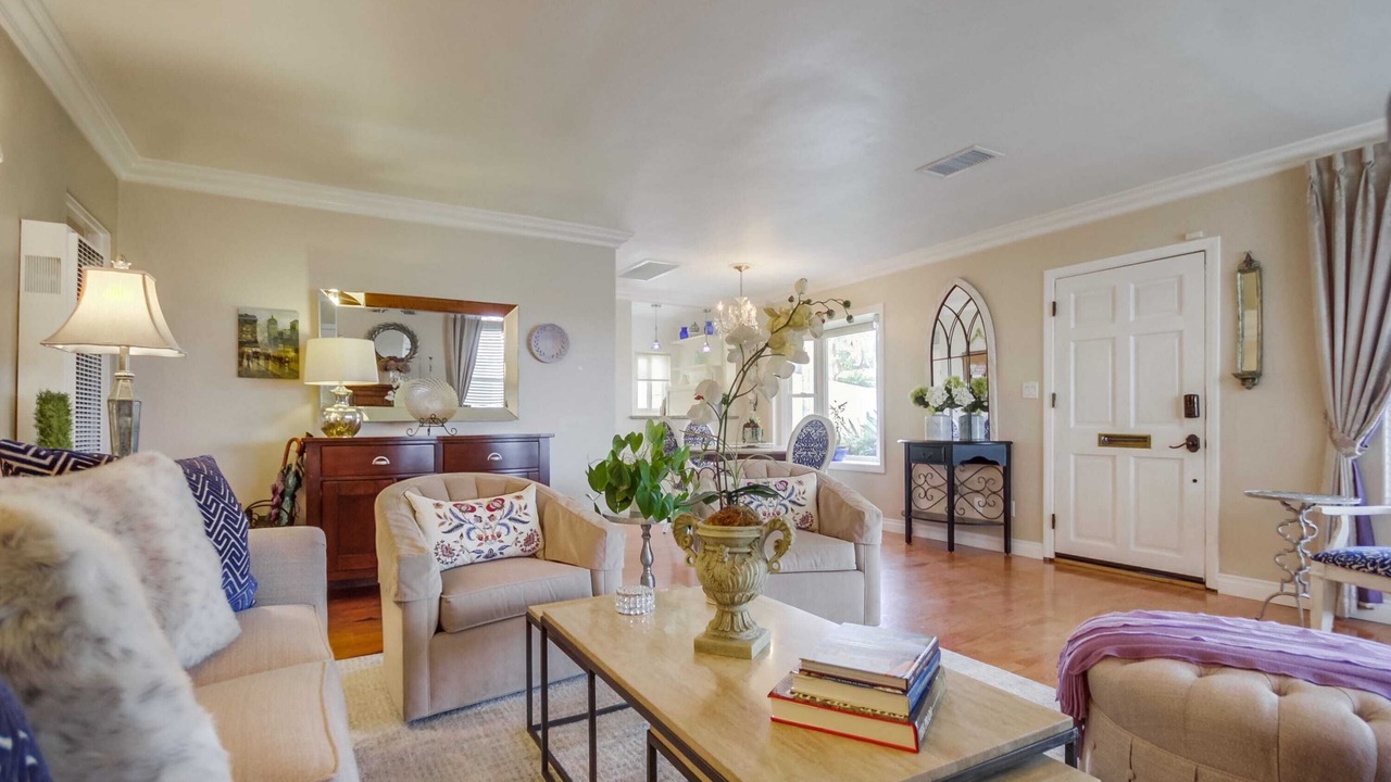 Photo of Livingroom in Loma Portal