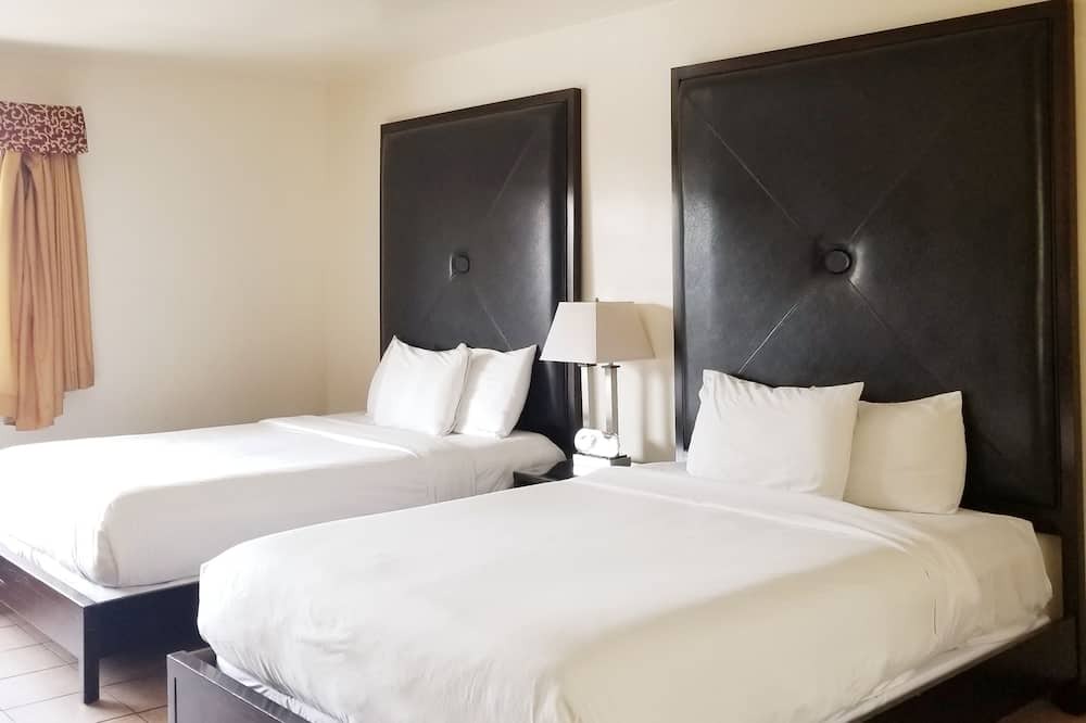 Photo of Bedroom in Pico-Union