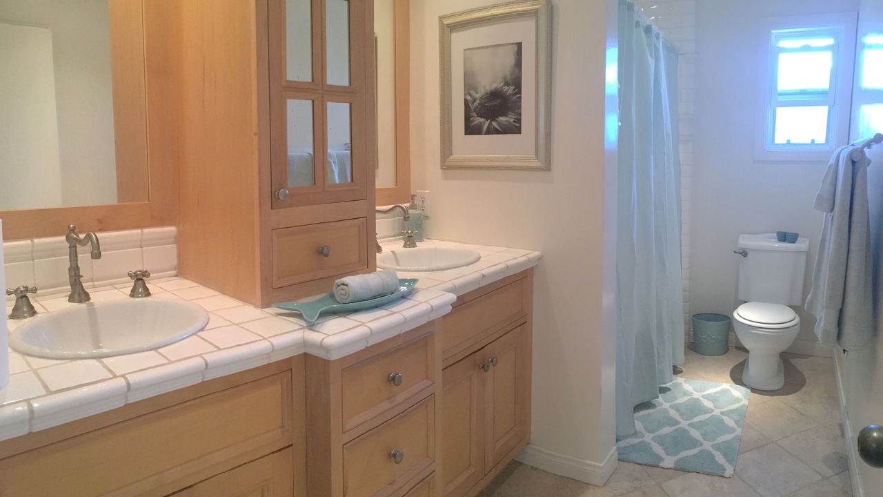 Photo of Bathroom in Central Mission Beach