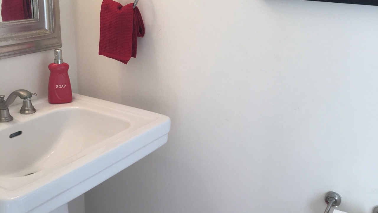 Photo of Bathroom in Central Mission Beach