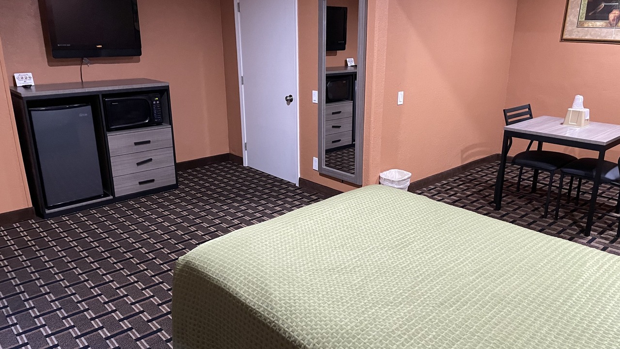 Photo of Bedroom in Victorville