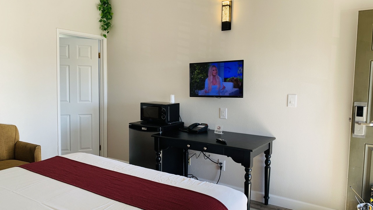 Photo of Bedroom in Central Escondido