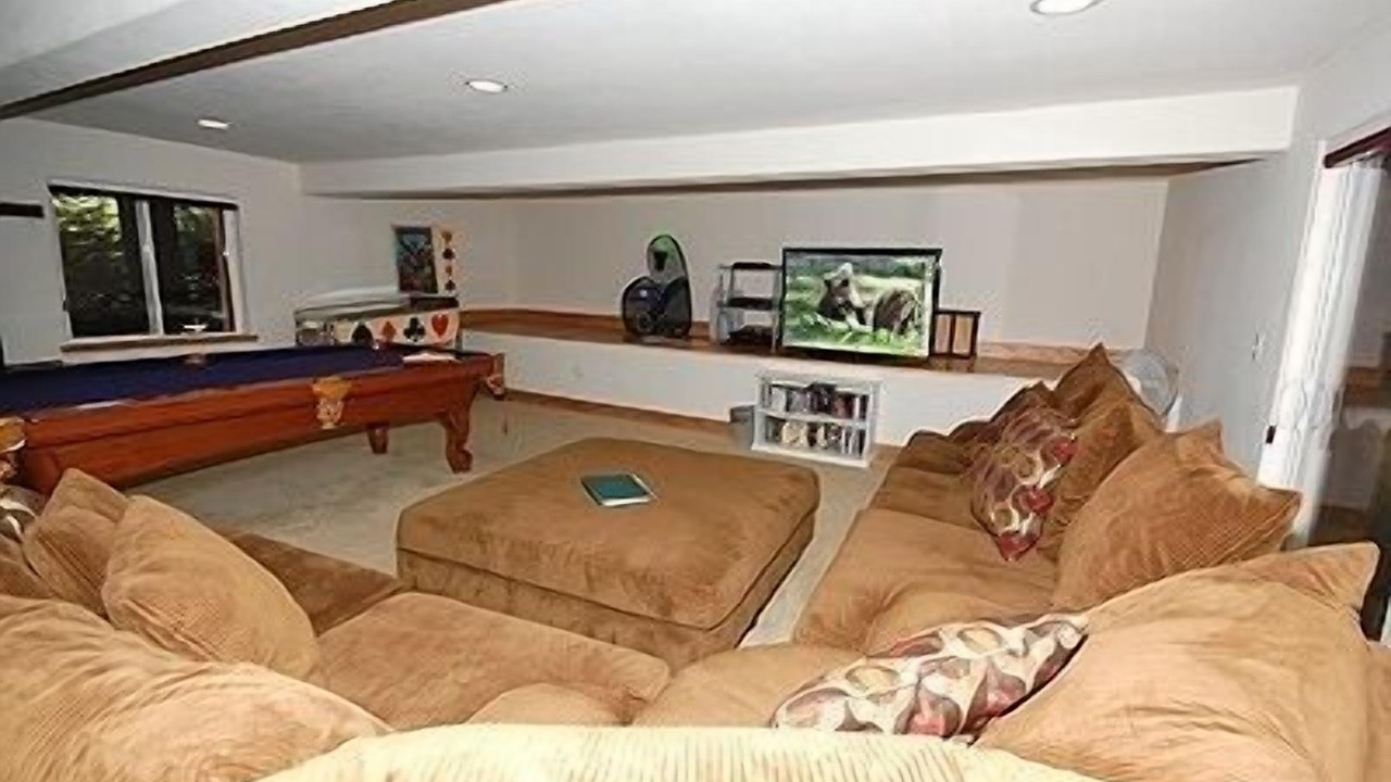 Photo of Livingroom in Montgomery Estates