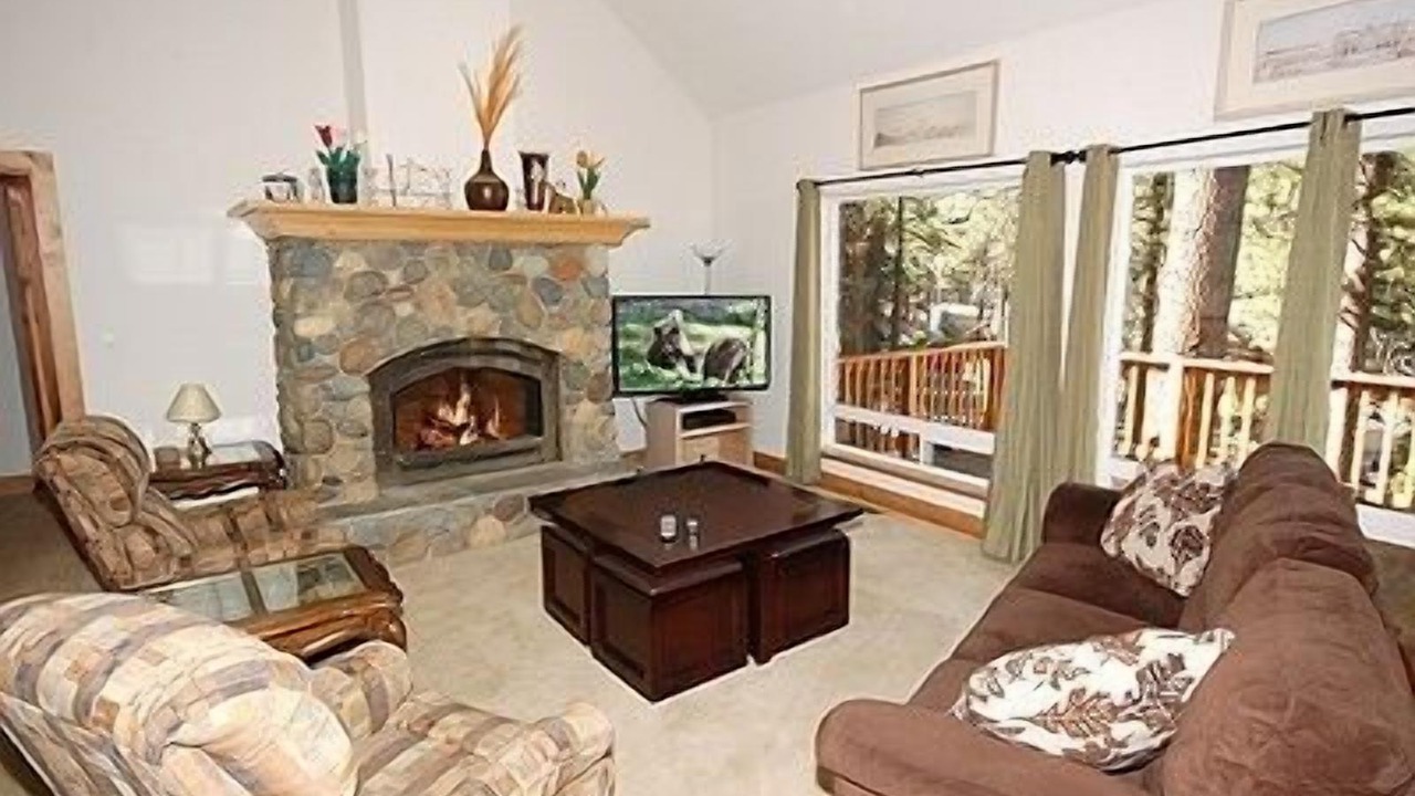 Photo of Livingroom in Montgomery Estates