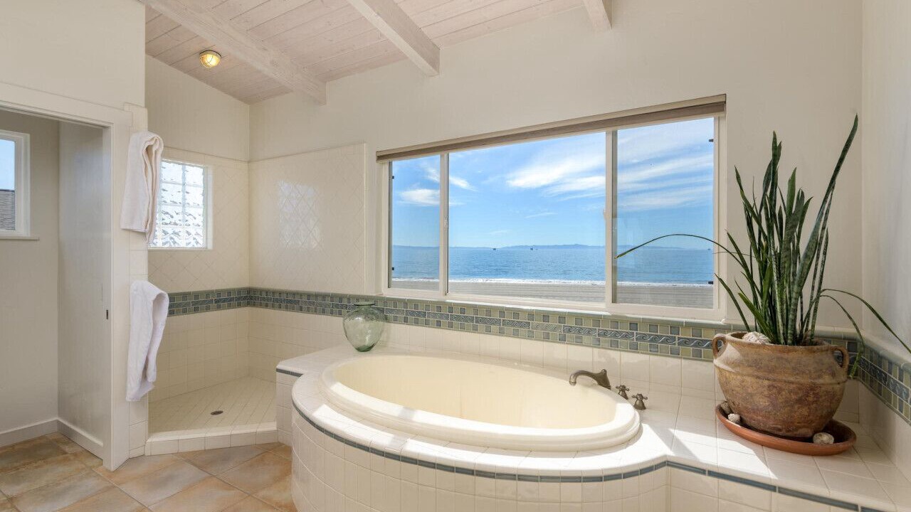Photo of Bathroom in Carpinteria