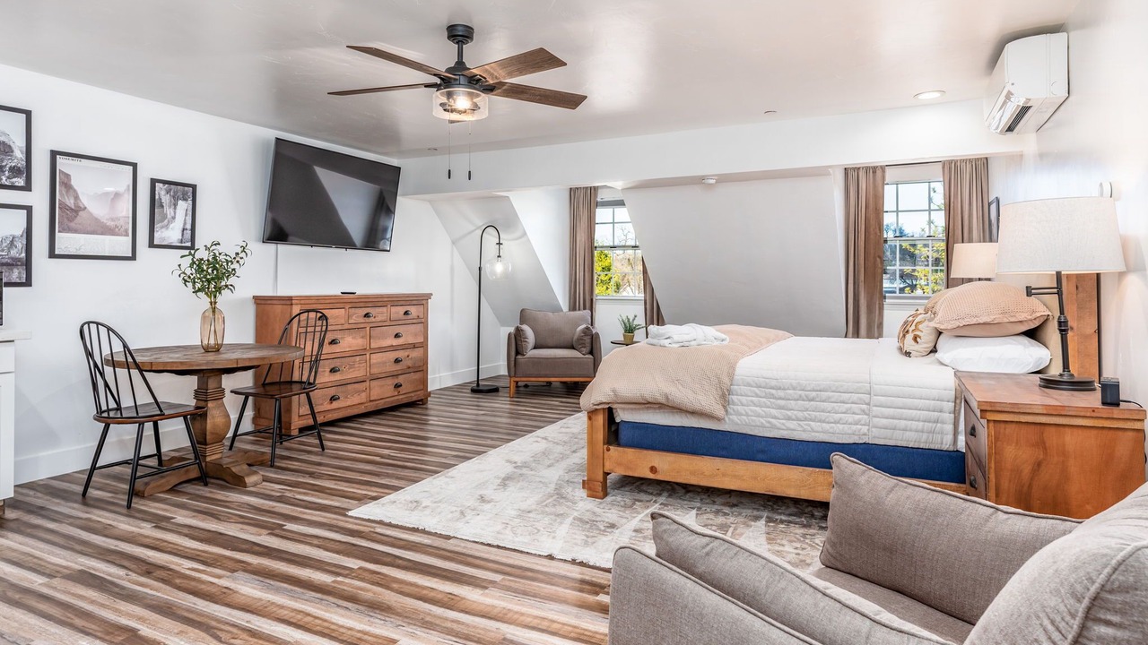 Photo of Livingroom in Oakhurst
