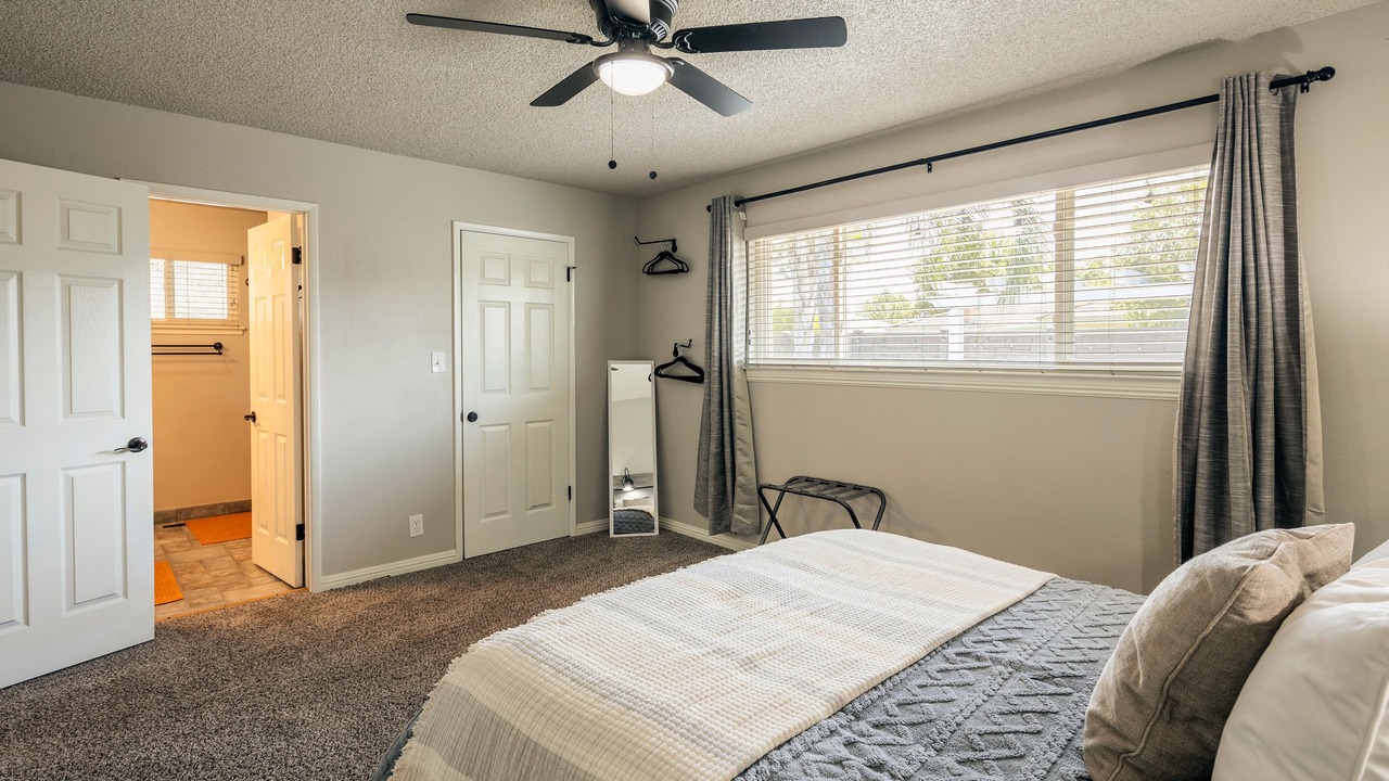 Photo of Bedroom in Raisin
