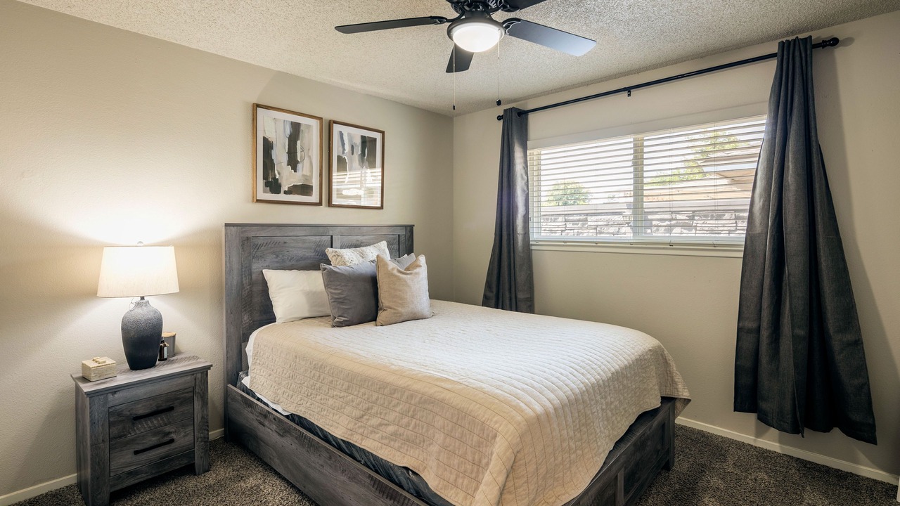 Photo of Bedroom in Raisin