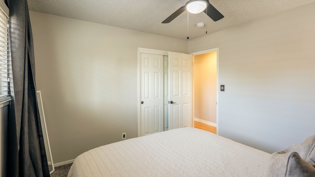 Photo of Bedroom in Raisin