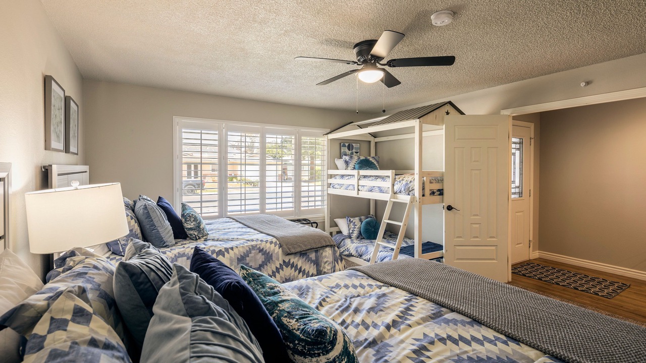 Photo of Bedroom in Raisin