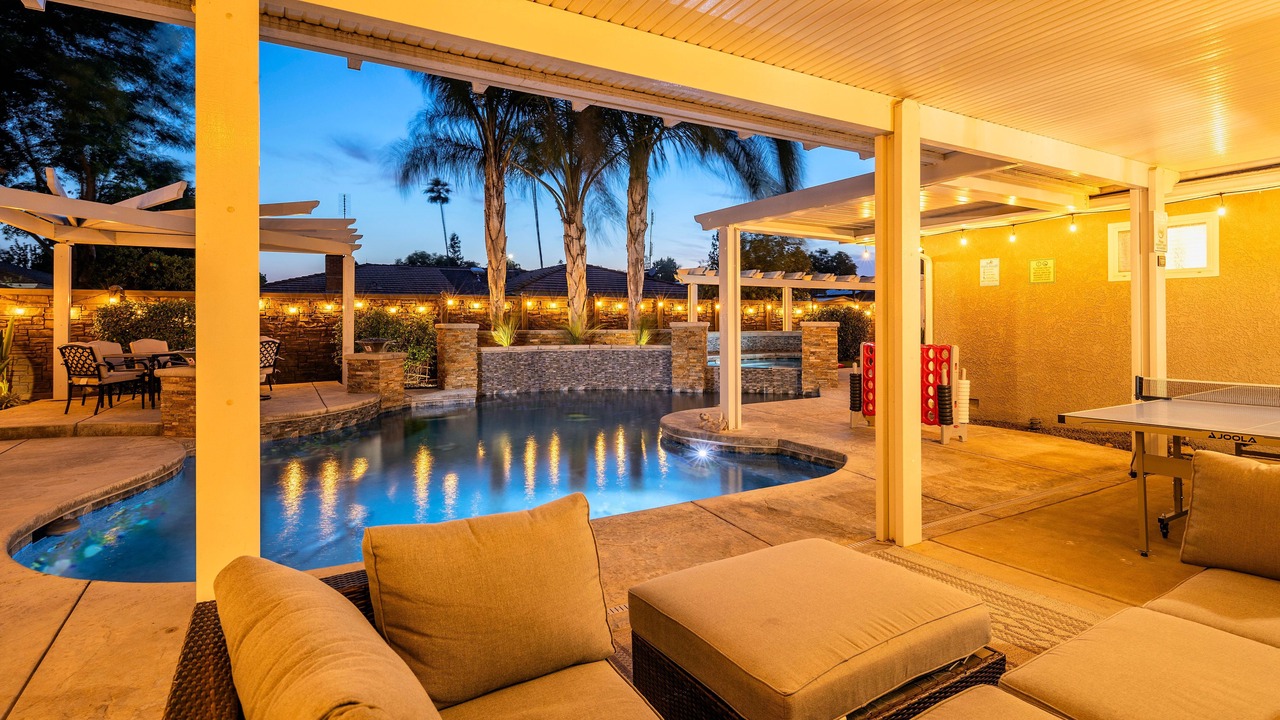 Photo of Outdoor in Raisin