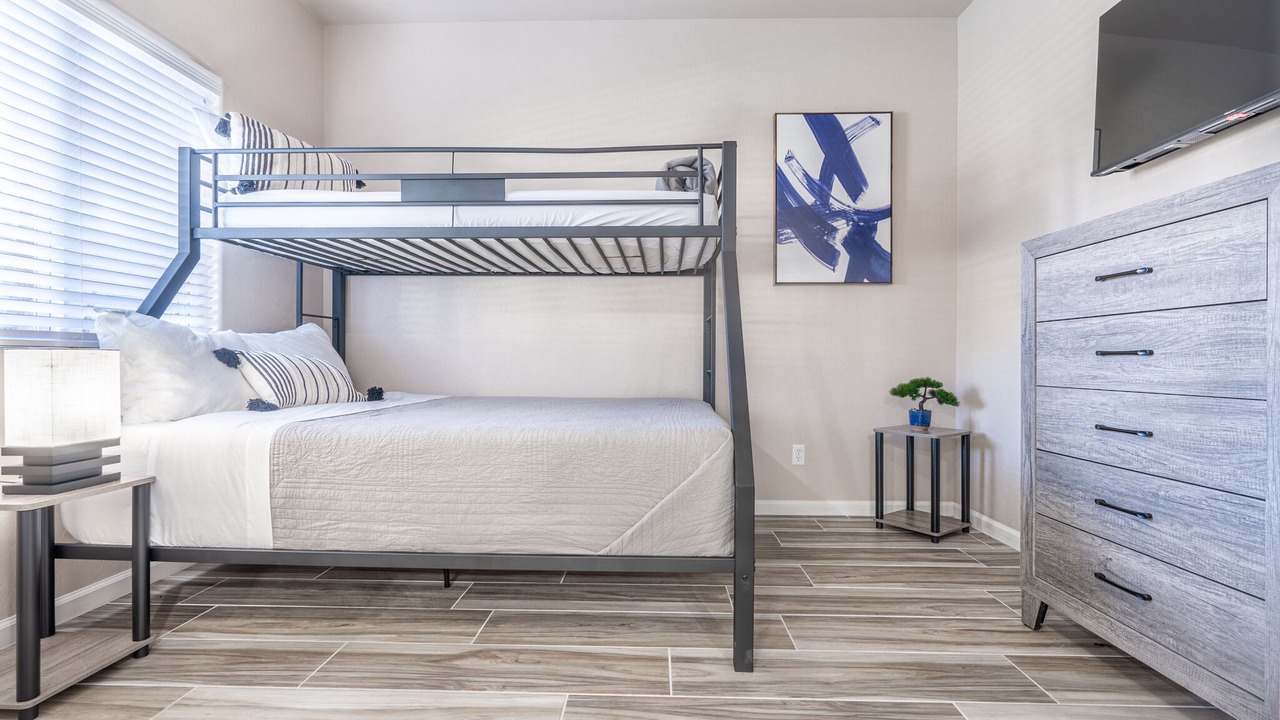Photo of Bedroom in Raisin