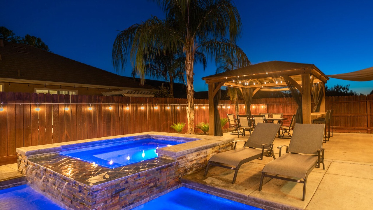 Photo of Outdoor in Raisin