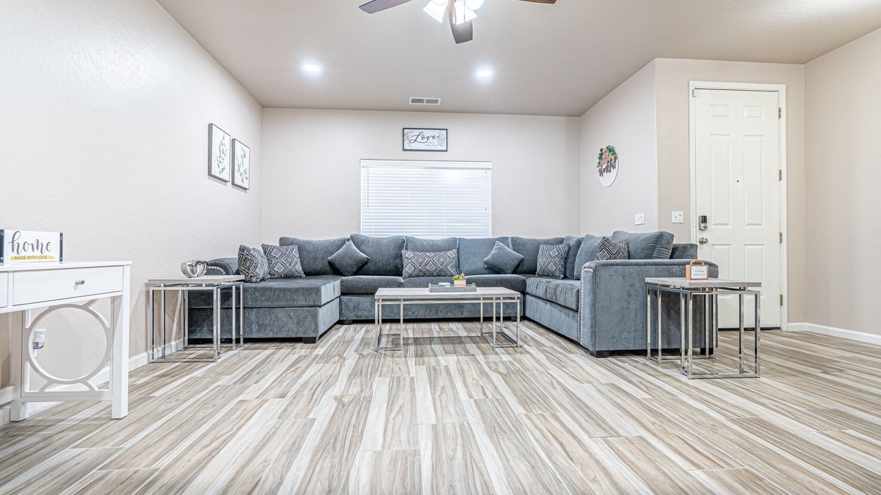Photo of Livingroom in Raisin