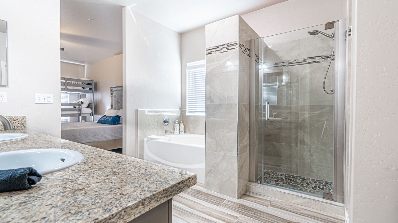 Photo of Bathroom in Raisin
