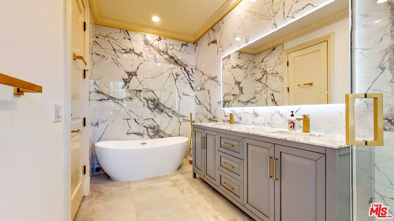 Photo of Bathroom in Sherman Oaks