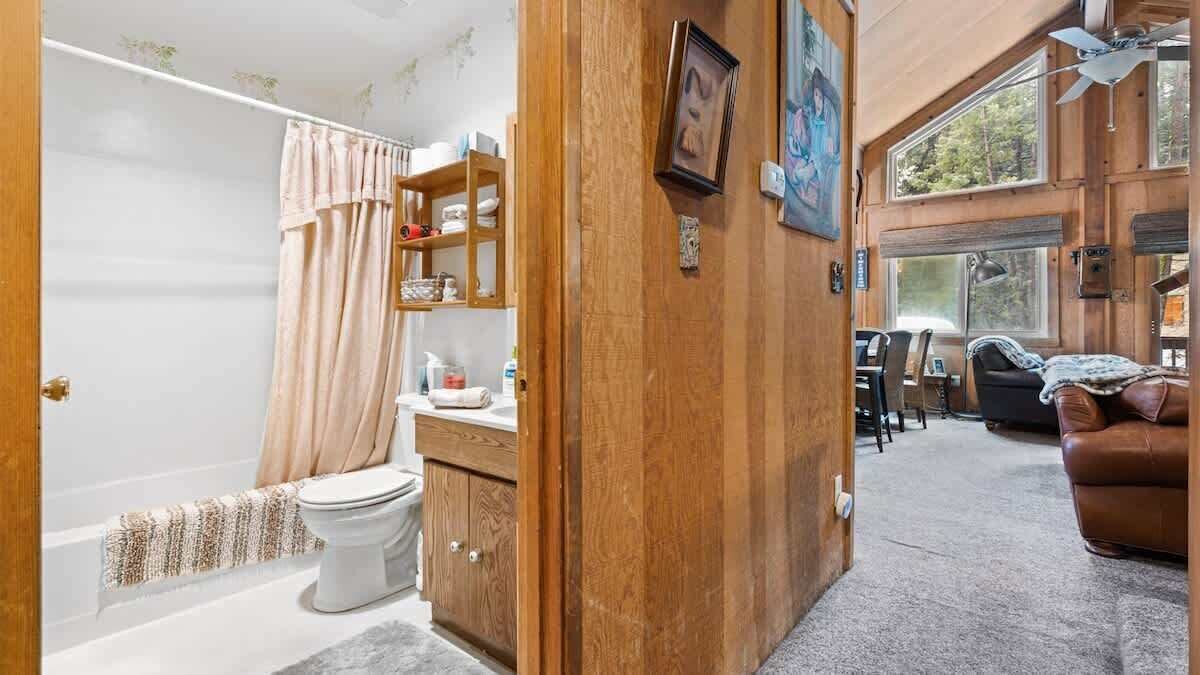 Photo of Bathroom in Sierra Cedars