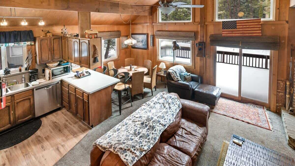 Photo of Livingroom in Sierra Cedars