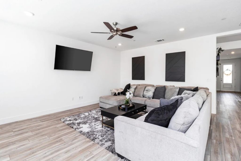 Photo of Livingroom in Roosevelt