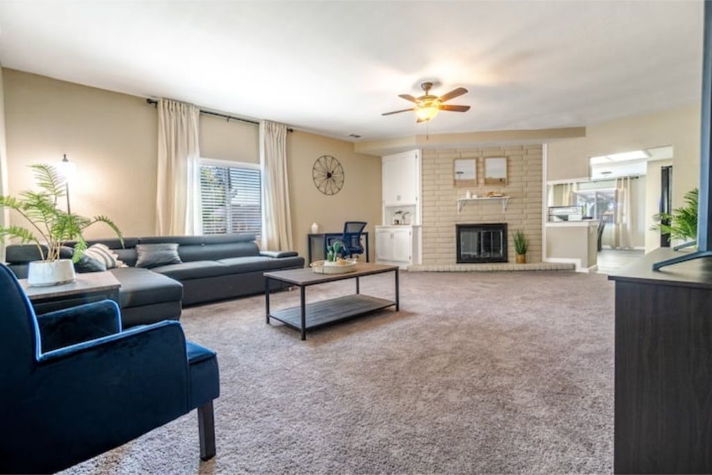 Photo of Livingroom in Exeter