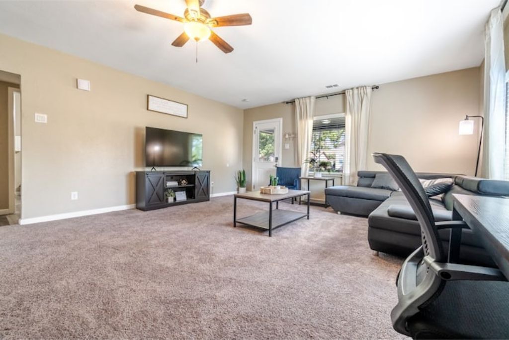 Photo of Livingroom in Exeter