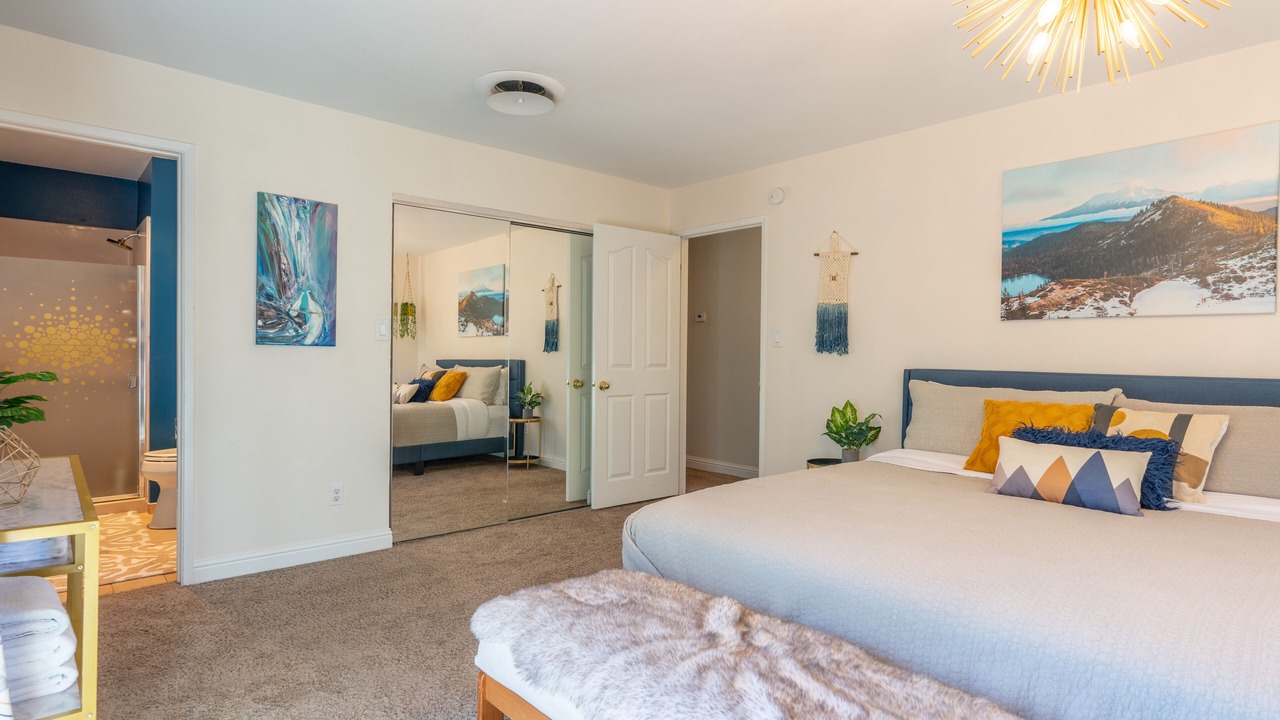Photo of Bedroom in Shasta Lake