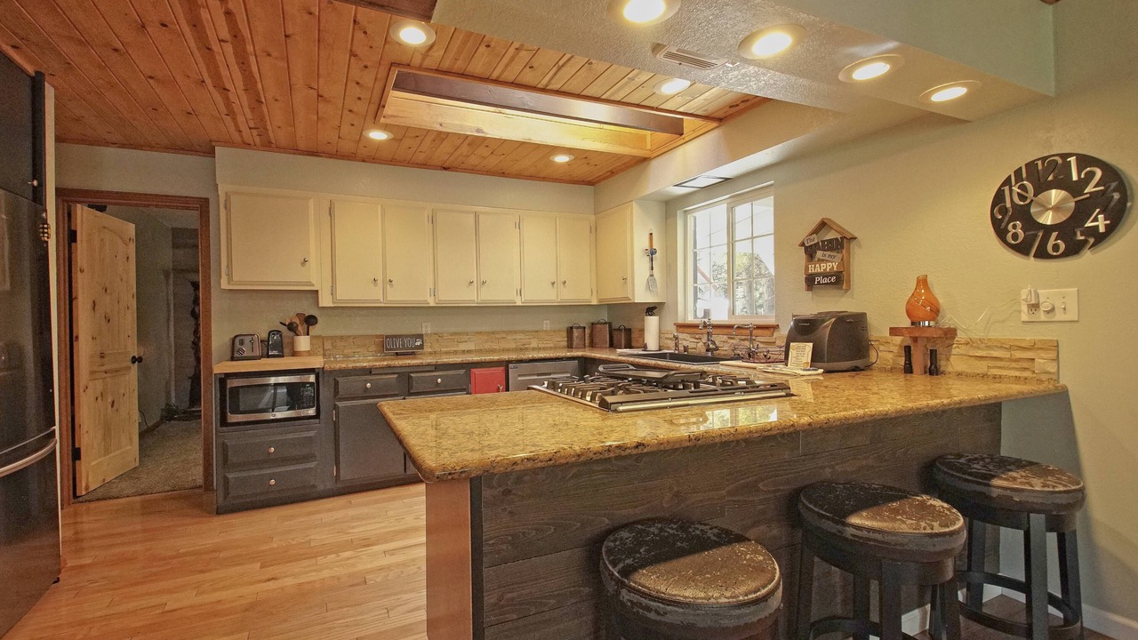Photo of Kitchen in Shingletown