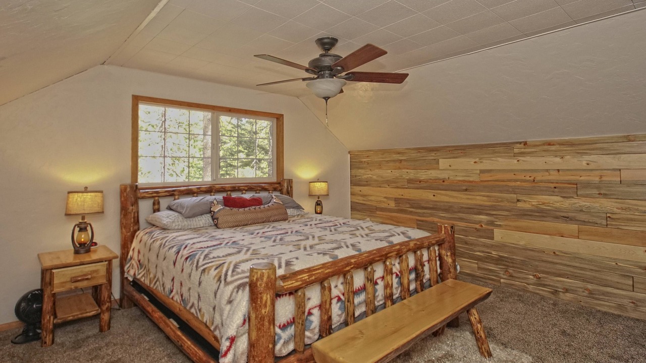 Photo of Bedroom in Shingletown